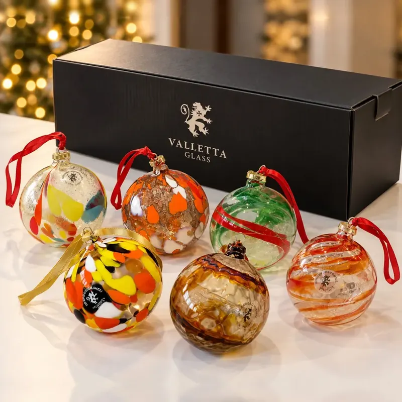 Valletta Glass Christmas baubles in a gift box